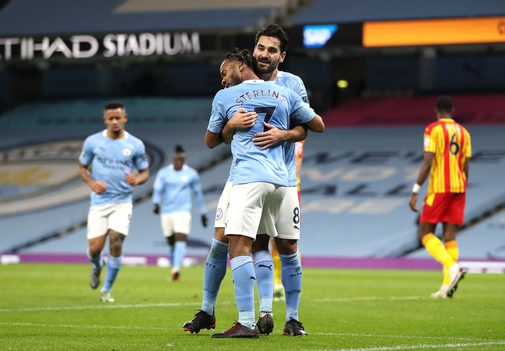 其缺席的重 其缺席的重